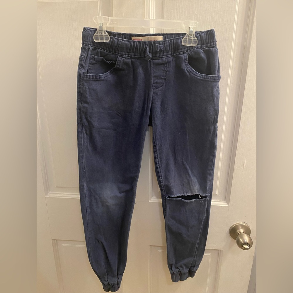 Levi’s - Picture 4 of 5